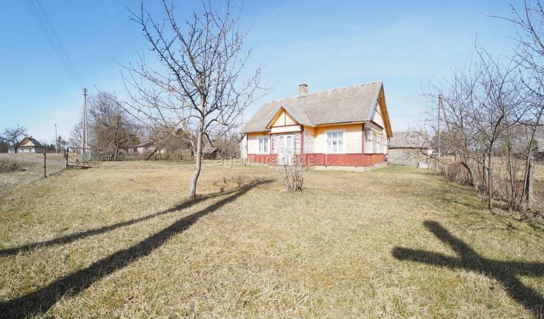 Parduodama sodyba Rakų kaime su 33 arų sklypu