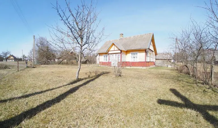 Parduodama sodyba Rakų kaime su 33 arų sklypu