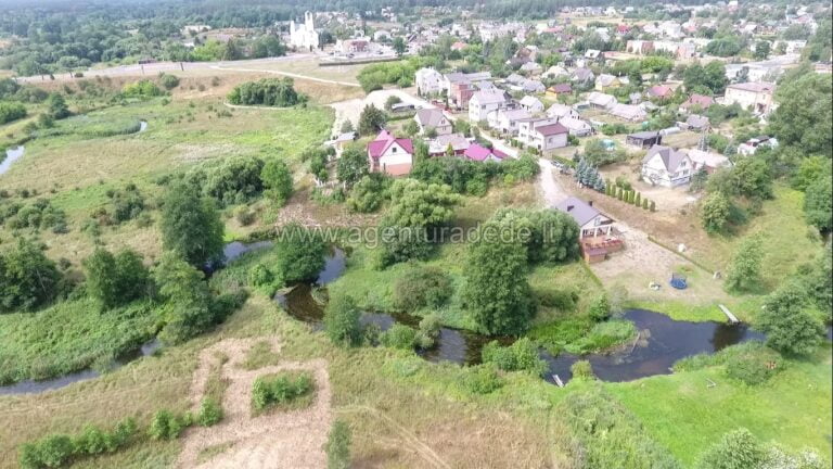 Parduodamas 24 a. namų valdos sklypas su 80 metrų Varėnės upės pakrante