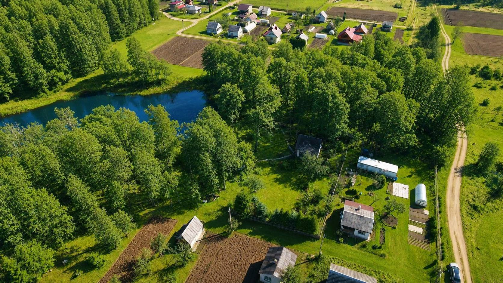 Parduodamas sodo sklypas su nebaigtos statybos namu, Barčių soduose