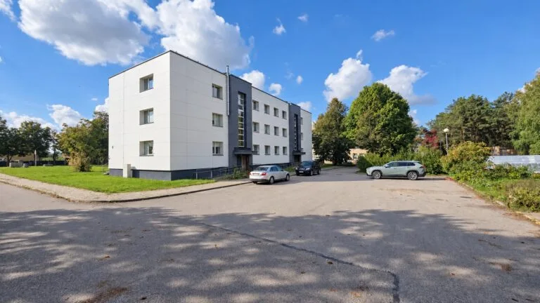 Parduodamas 3 kambarių butas Varėnoje, M. K. Čiurlionio g. 59